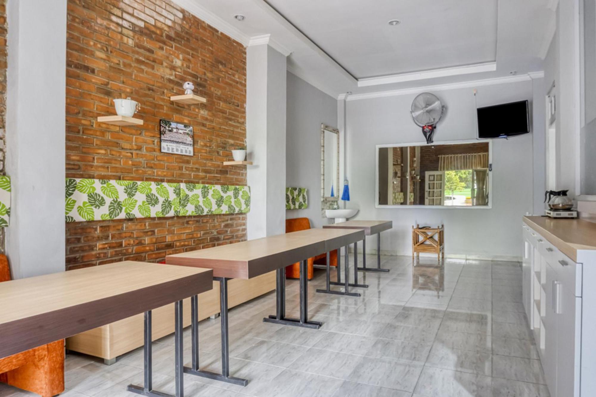 Reddoorz Near Sindu Kusuma Edupark 2 Hotel Cebongan Luaran gambar